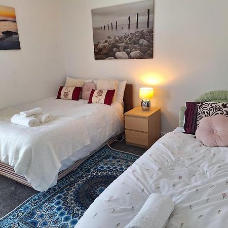 12 Cornwallis Lodge Family Room 1 Stoke-on-Trent Экстерьер фото