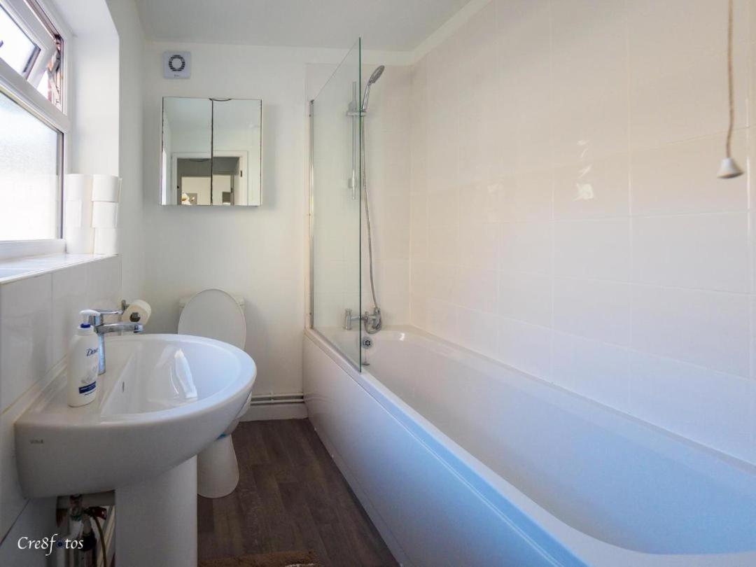 12 Cornwallis Lodge Family Room 1 Stoke-on-Trent Экстерьер фото
