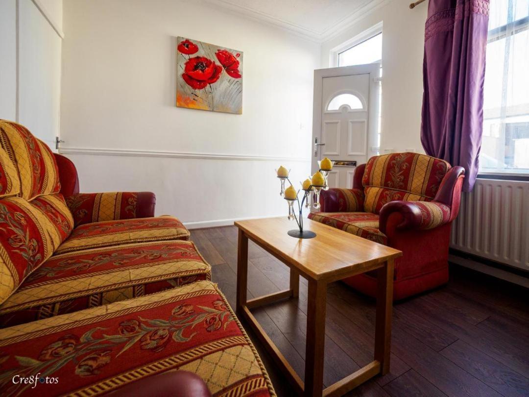 12 Cornwallis Lodge Family Room 1 Stoke-on-Trent Экстерьер фото