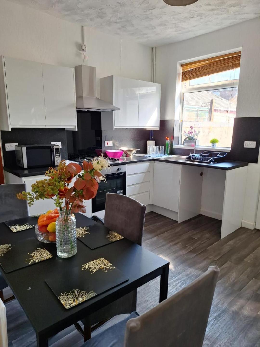 12 Cornwallis Lodge Family Room 1 Stoke-on-Trent Экстерьер фото